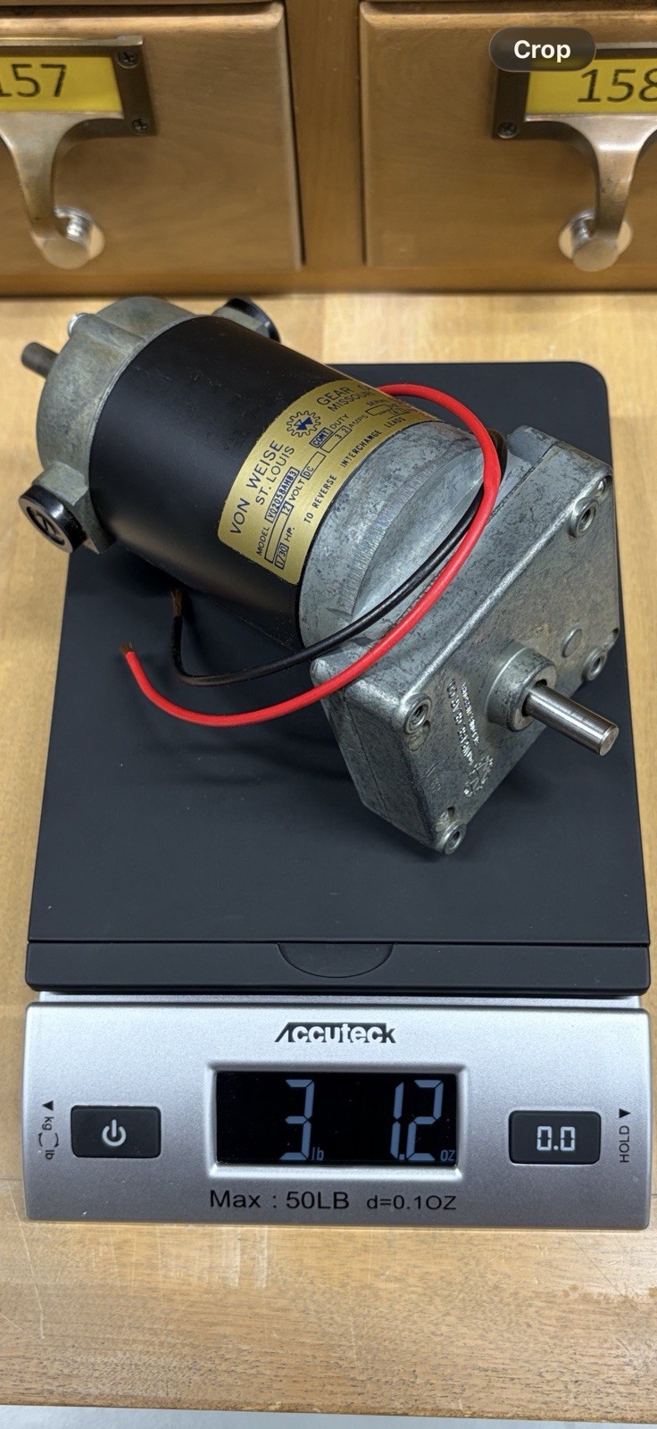 QTY 1 VON WEISE GEAR MOTOR 12 VOLTS 14:1 RATIO BOTH SHAFTS ARE 5/16″ DIAMETER