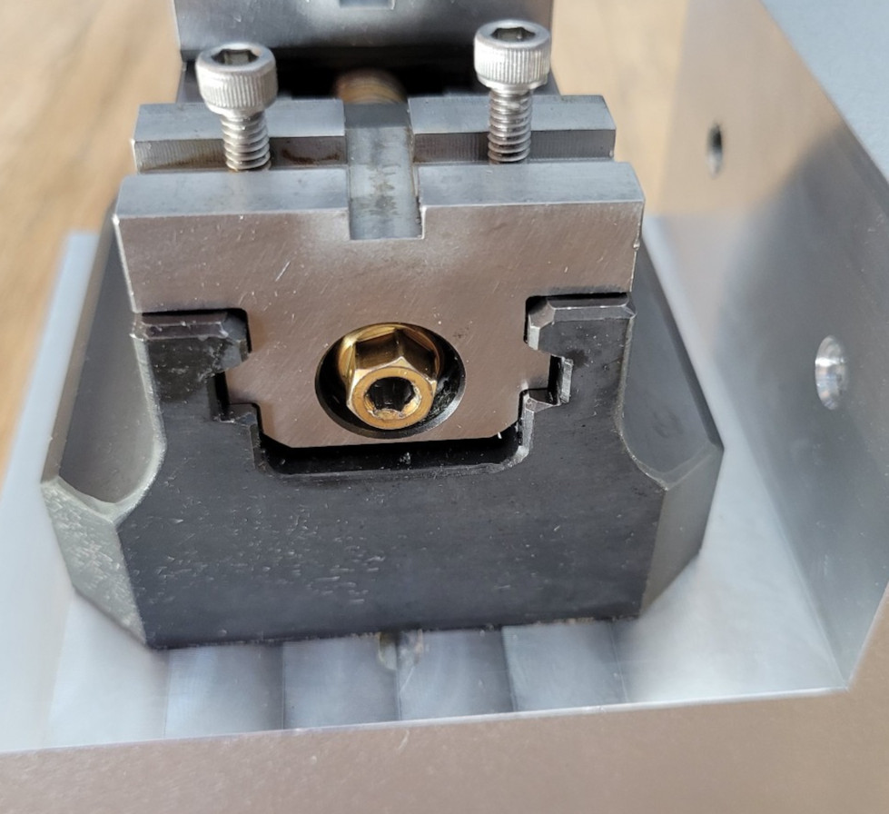 Lang Makro Grip 46 5-Axis Self-Centering CNC Vise 47065 (48065-New Ver) Pullstud