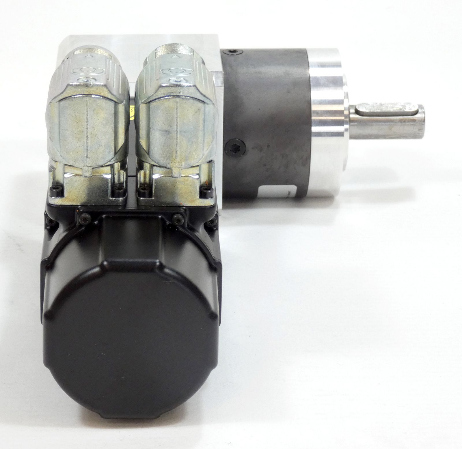 B&R 8JSA22.R0080D200-0 Rev. C0 0.62/0.83Nm 8000rpm + 8GA40-060–008S2J2 -Unused-