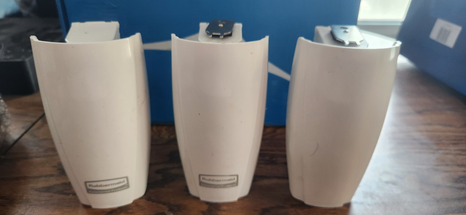 Rubbermaid Commercial TCell Dispenser 2 White, 4 Black Lot Of 7 Free Shipping
