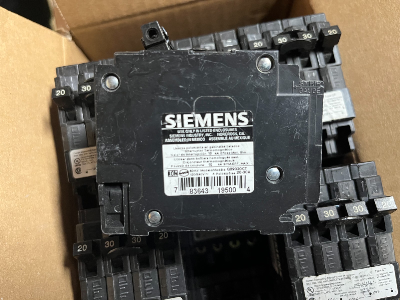 1 x NEW Siemens Q22030CT Circuit Breaker 20/30 Amp, (2) 20A 1-Pole, (1) 30A 2-P