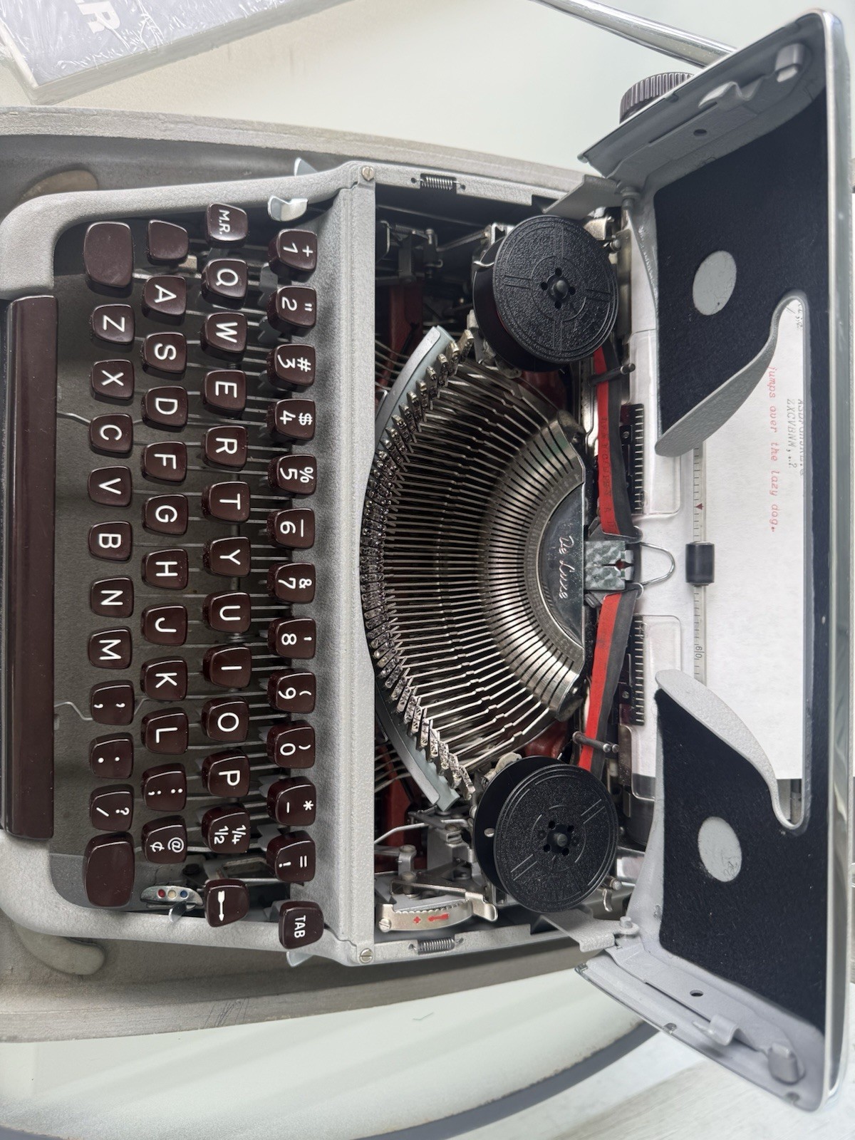 1955 Olympia SM3 De Luxe Typewriter w/Case ITALIC Pica 10cpi