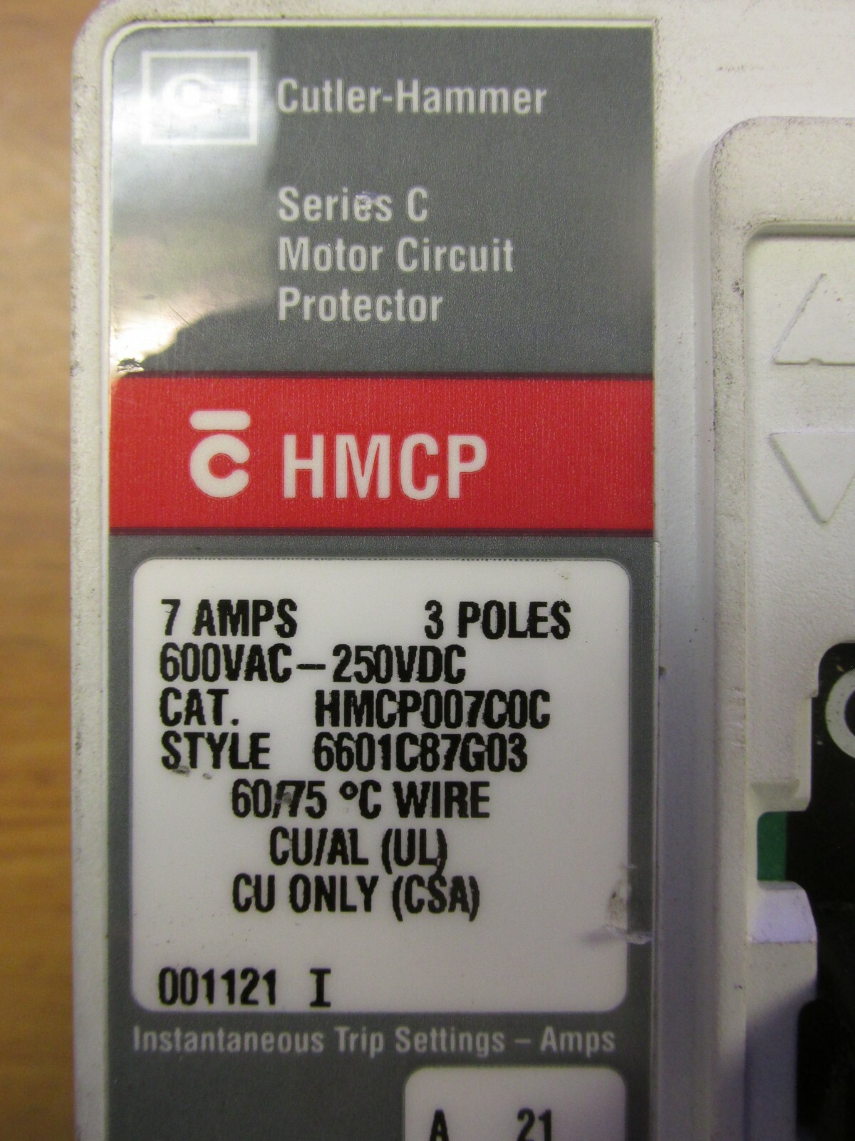 CUTLER-HAMMER MOTOR CIRCUIT PROTECTOR 3P, 7A, CAT# HMCP007C0C .. VA-135E