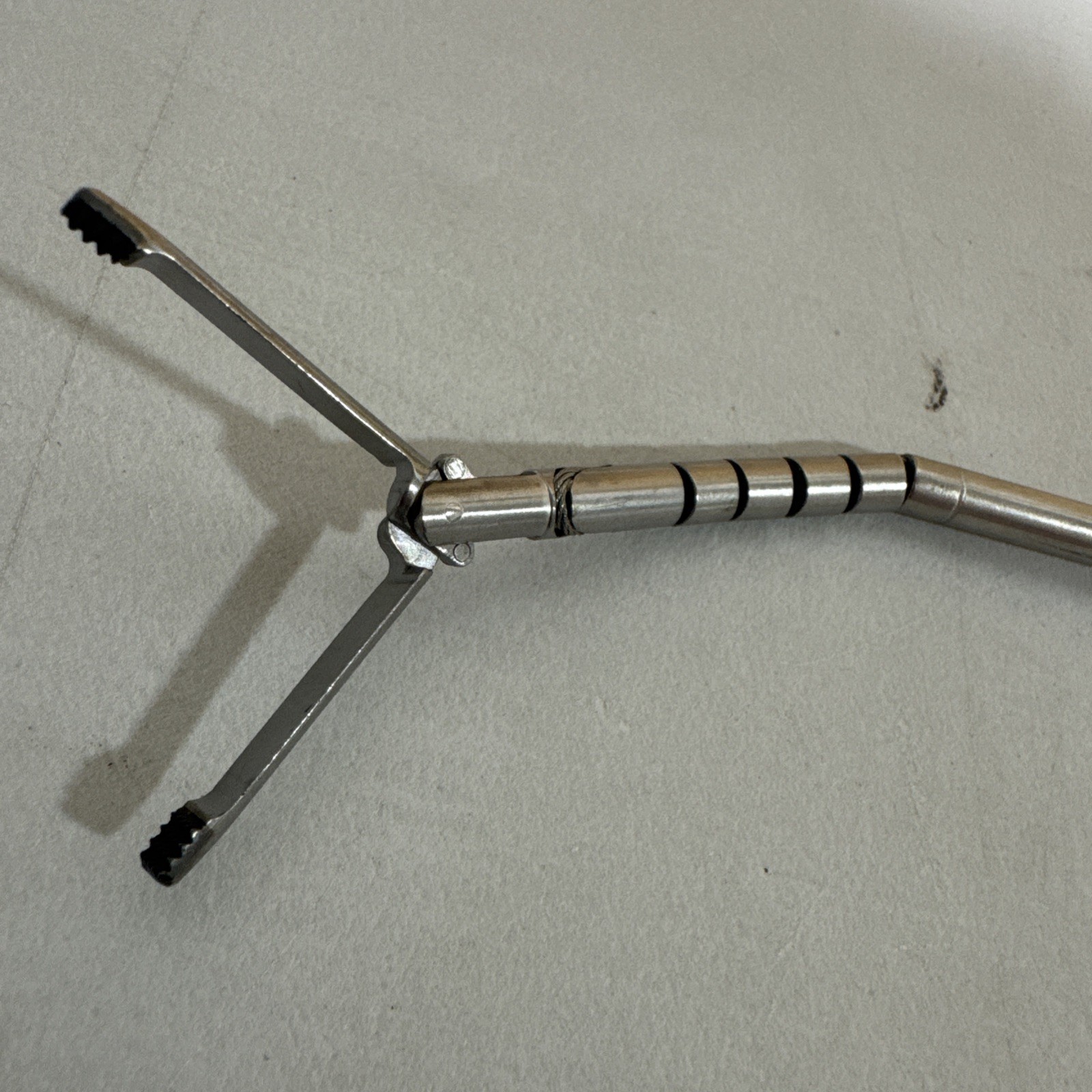 Snowden Pencer Laparoscopic Articulating Grasper / FB5