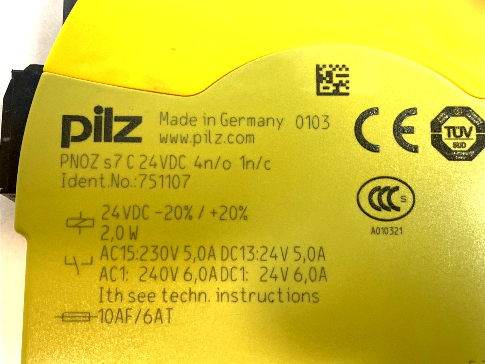 Pilz PNOZ s7 C Contact Expansion Relay 24VDC 4NO 1NC DIN Rail 751107