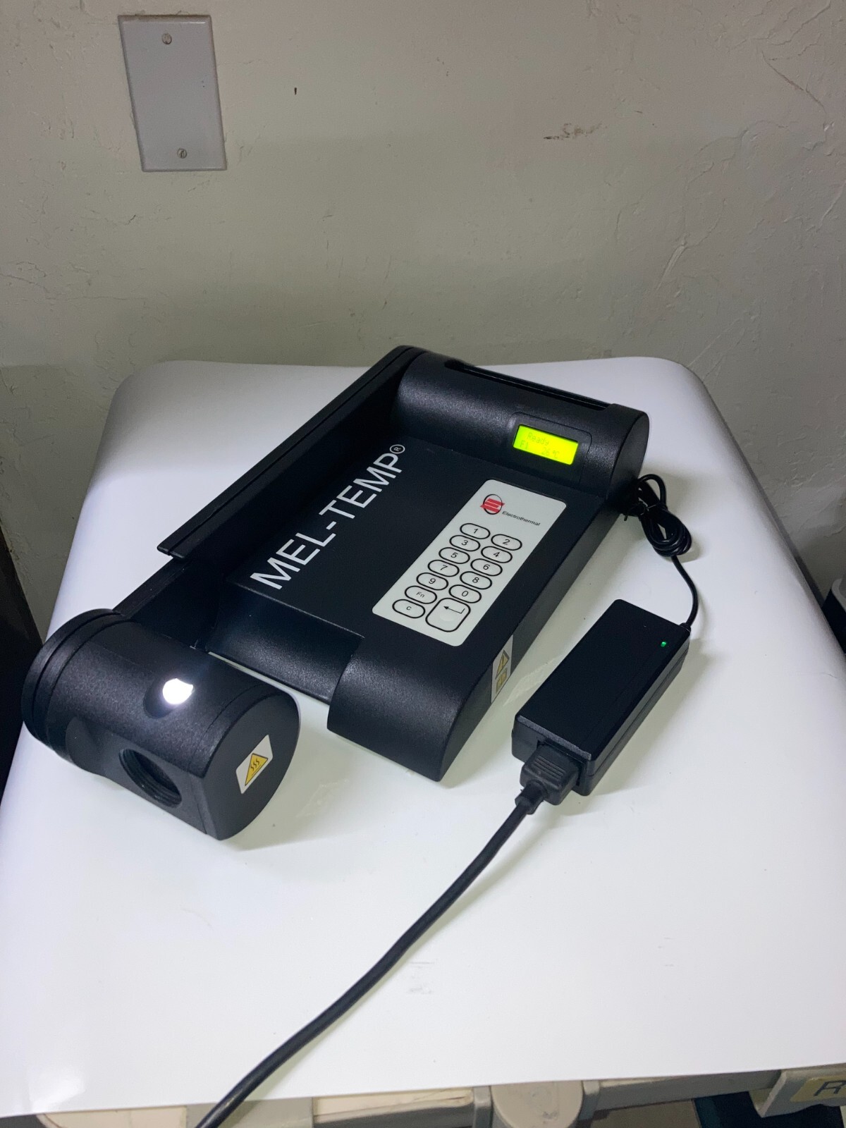 Electrothermal 1101D – Mel-Temp FIXED RAMP RATE DIGITAL MELTING POINT APPARATUS