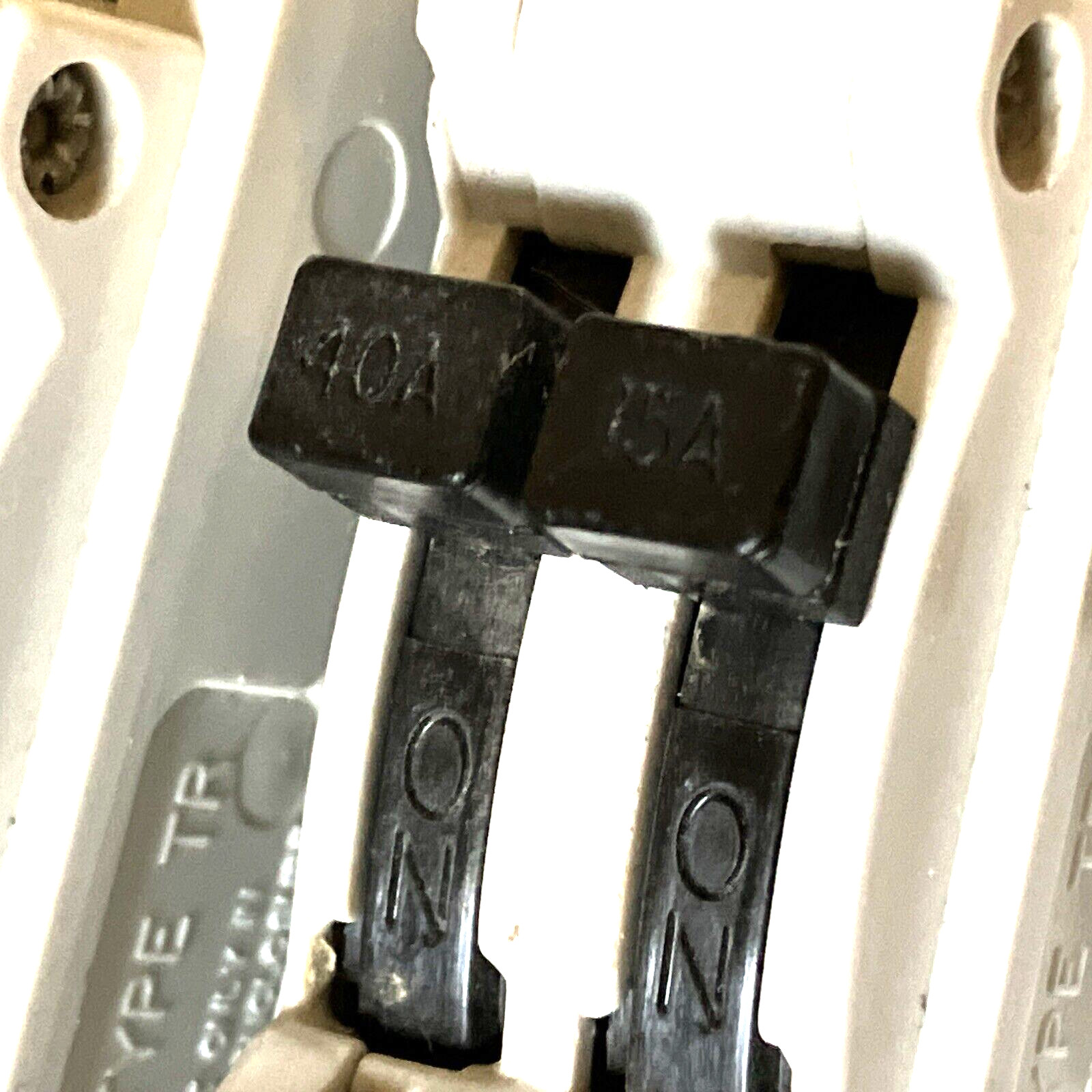 GE TR1540 TR4015 2 Pole 15 40 Amp 120/240V Twin Tandem Circuit Breaker TRP1540