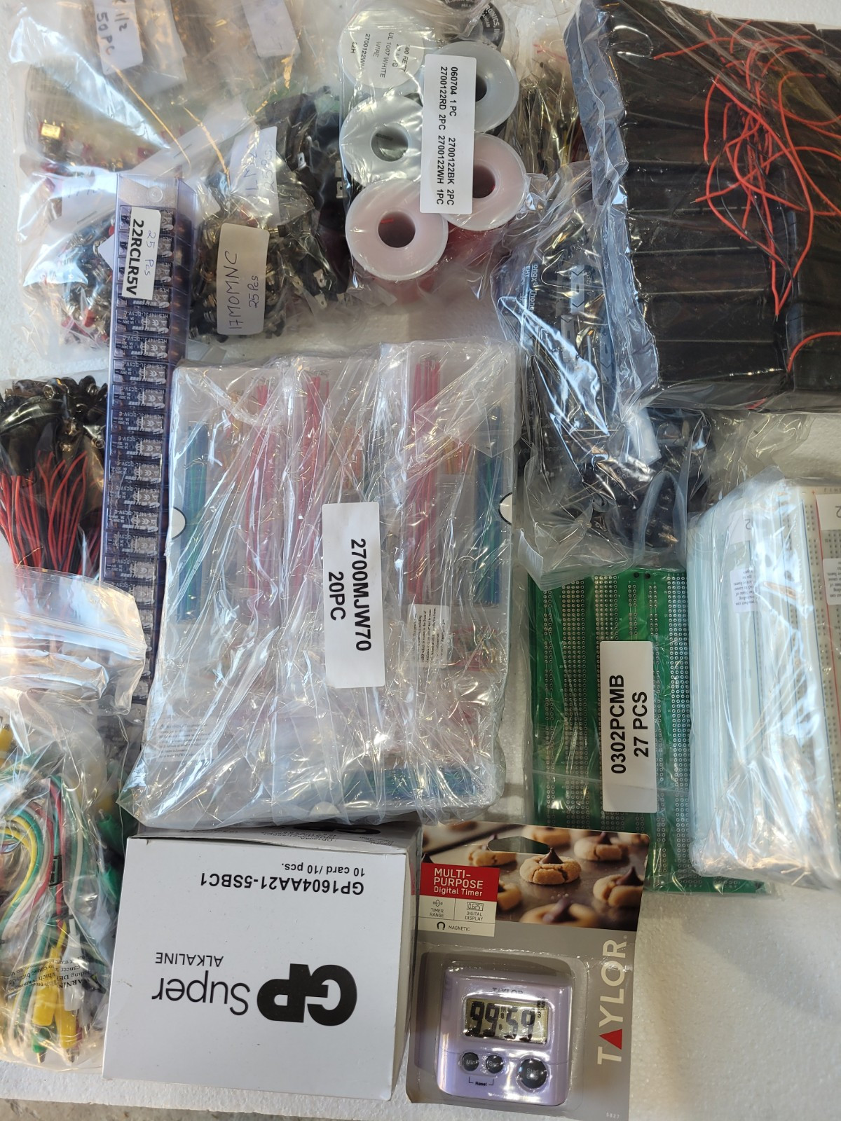 Electronix Express Studint Kit Wire Breadboard Batteries LED Timer Terminal Bloc