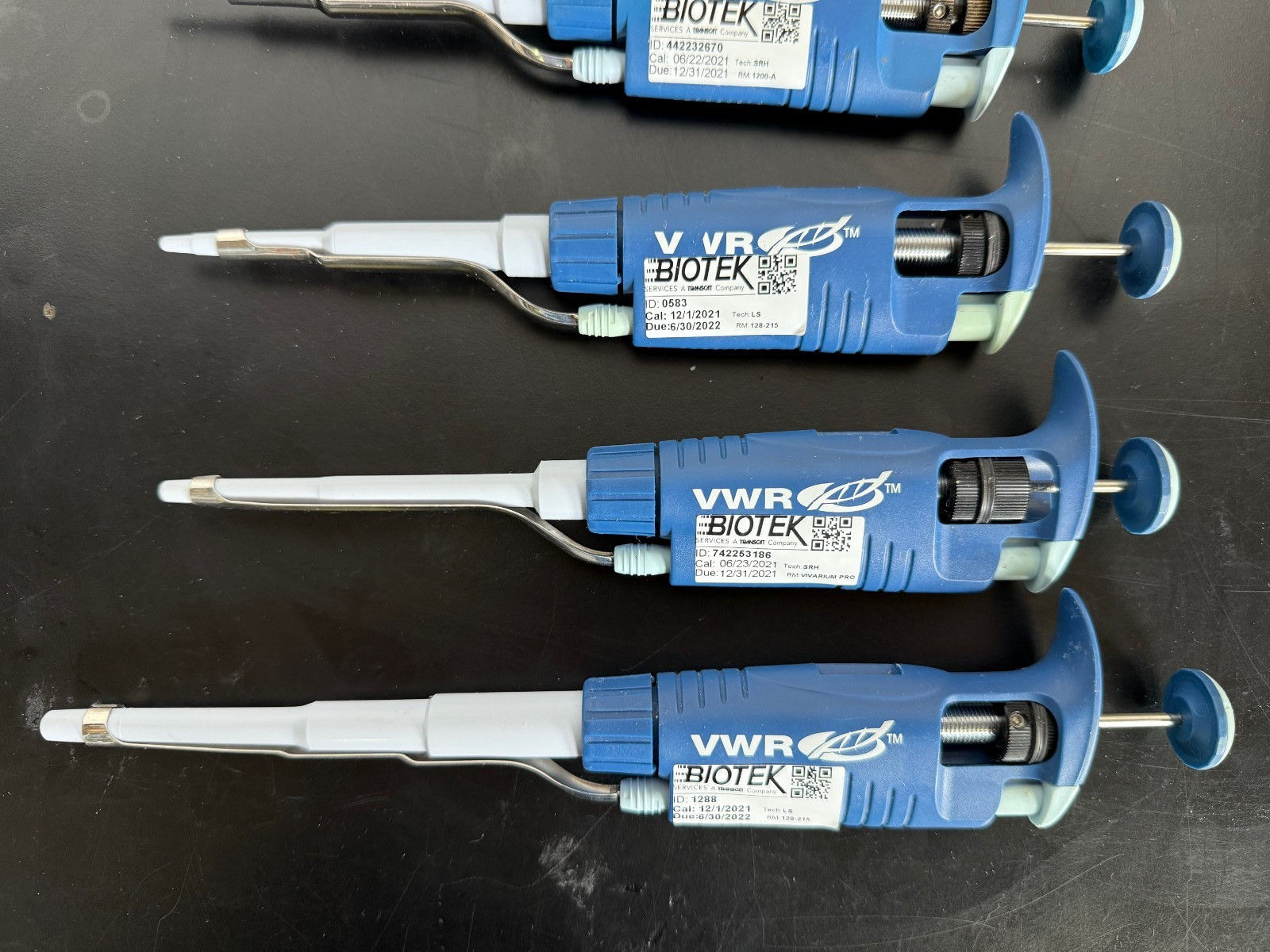 VWR Set of 6 Adjustable Pipettes 0.1-2, 0.5-10, 2-20, 10-100, 20-200, 100-1000uL