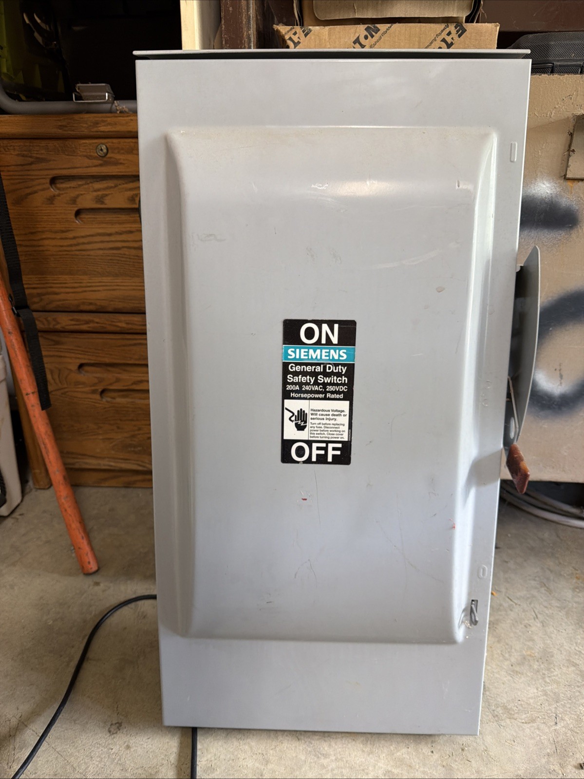 Siemens Fusible General Duty Safety Switch 200A 240VAC 250VDC Horsepower GF324NR
