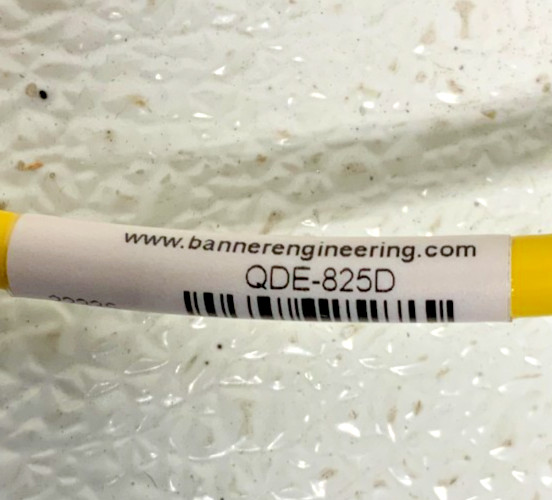 NEW Lot of 2 Banner QDE-825D Single Ended Sensor Cable Cordset Female 74C