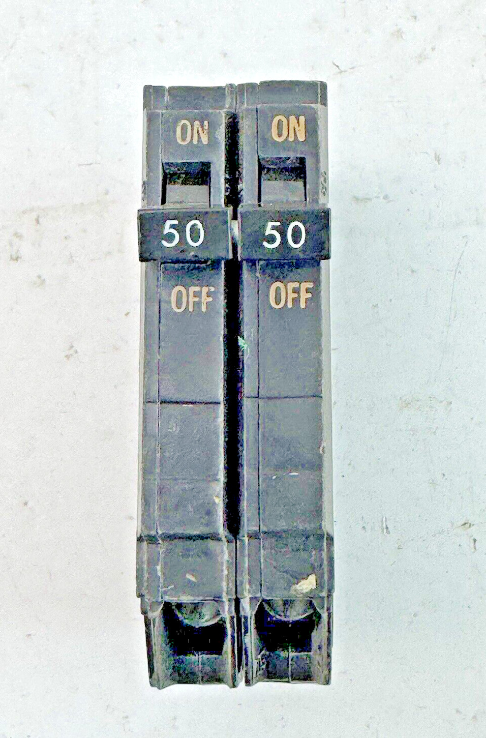 GE *LOT OF 3* – THQP250 – COMMON TRIP CIRCUIT BREAKERS – 2 POLE, 50 A, 240 VAC