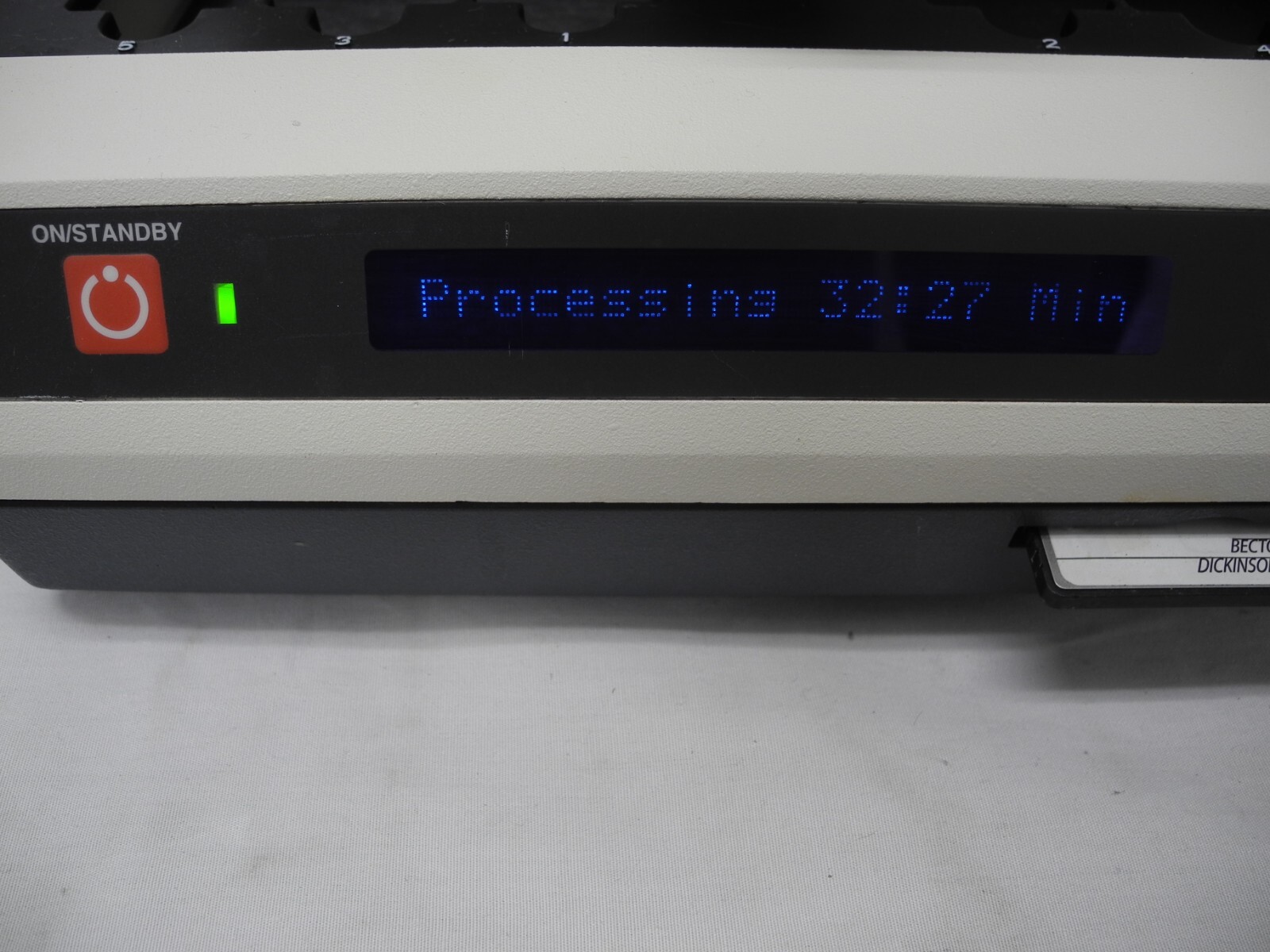 BECTON DICKINSON VPIII BD MICROPROBE PROCESSOR MODEL 250100 W/ BD LYSIS BLOCK