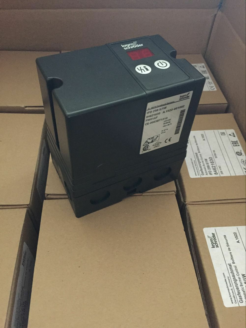 NEW KROM SCHRODER BURNER CONTROLLER IFD258-5/1W 84621630