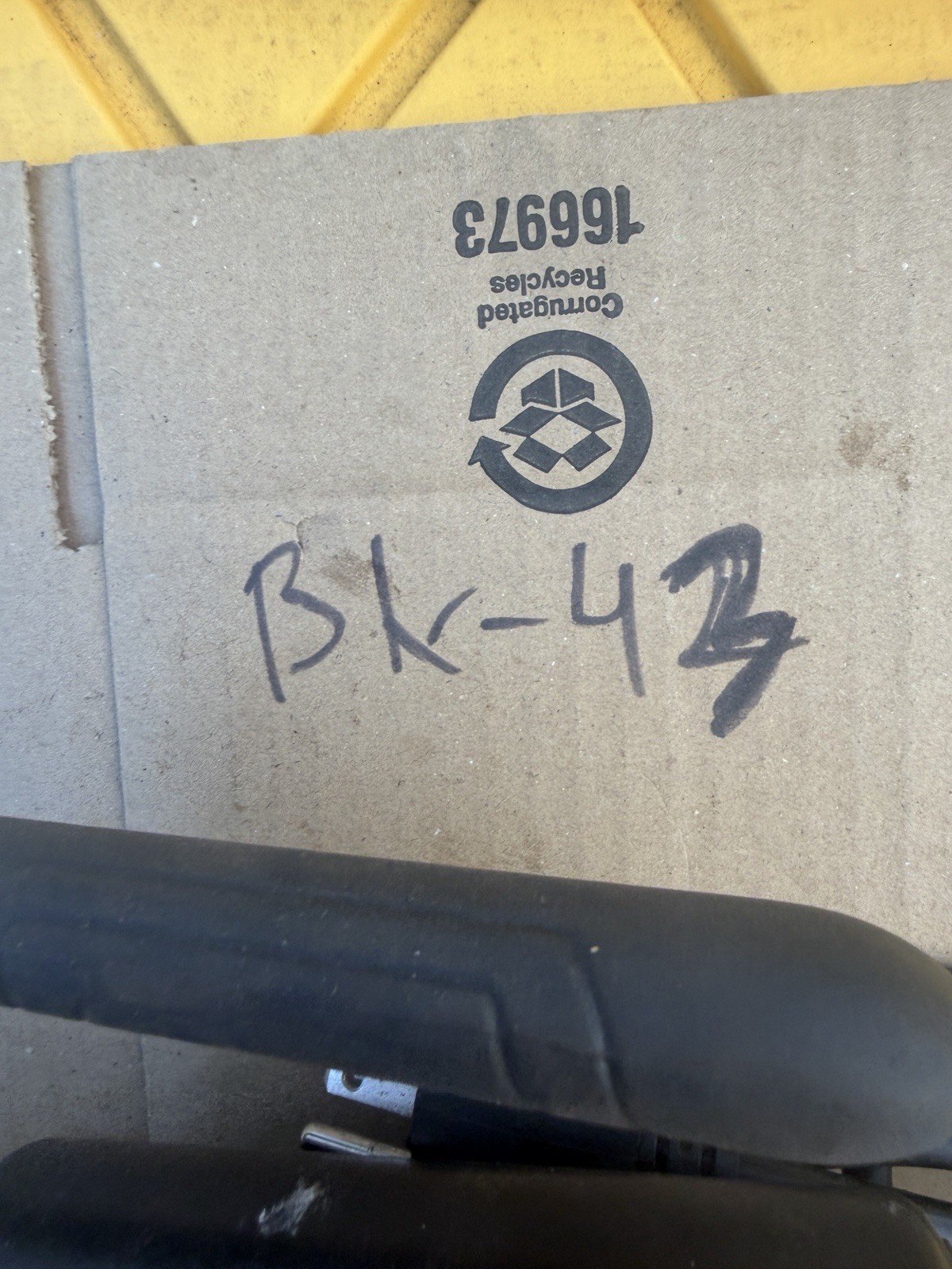 Pittsburgh 61245 2.5CFM Automotive Portable Refrigerant Vacuum Pump 120V/3.4A