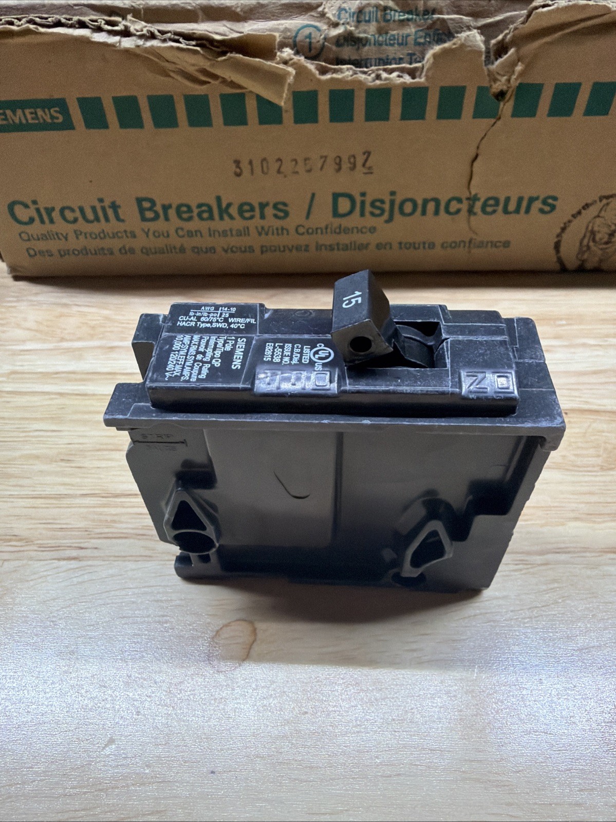 Siemens Q115 1 Pole 15 Amp 120V Type QP Circuit Breaker Box Of 12 New Surplus