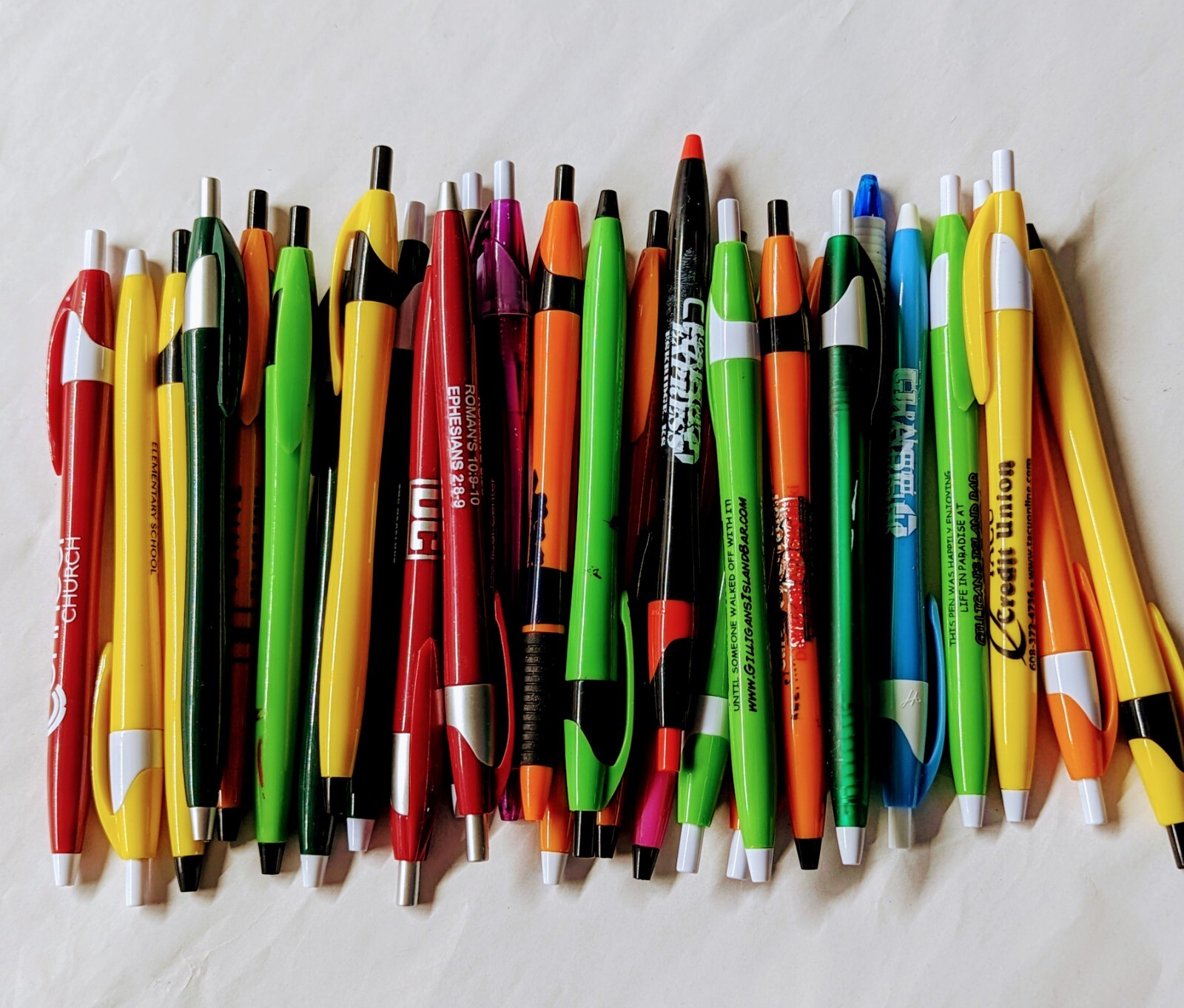 30ct Lot Misprint Retractable Click Pens: Javalina/Slimster BRIGHT MIXED COLORS