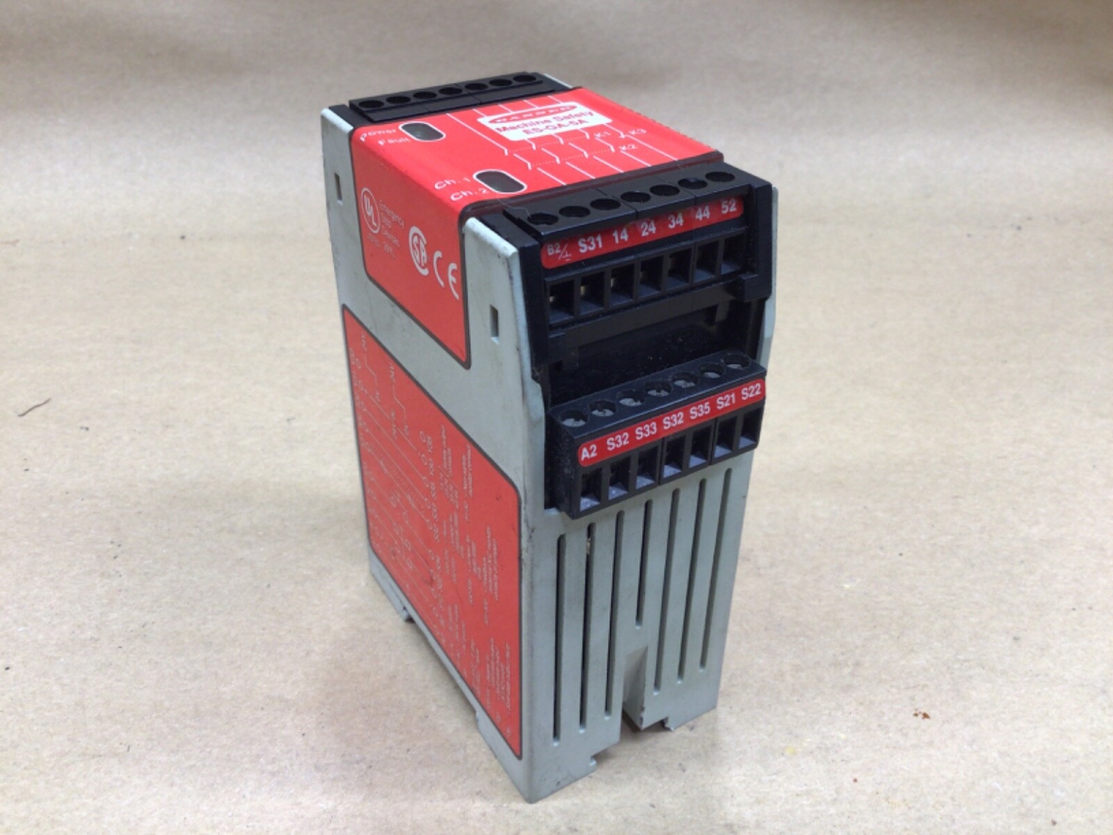 BANNER ES-GA-5A SAFETY CONTROL EMERGENCY STOP #4026K19IAC