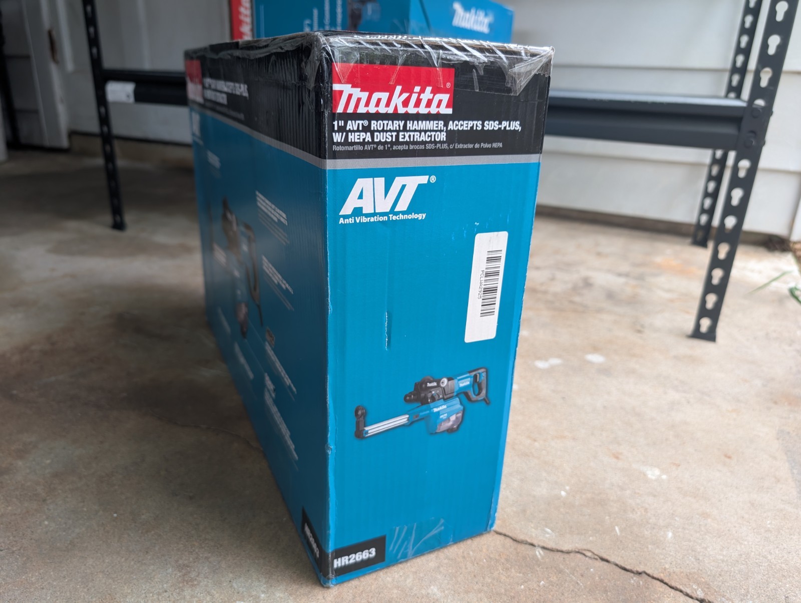Makita 1″ AVT® Rotary Hammer, Accepts SDS-Plus w/ HEPA Dust Extractor
