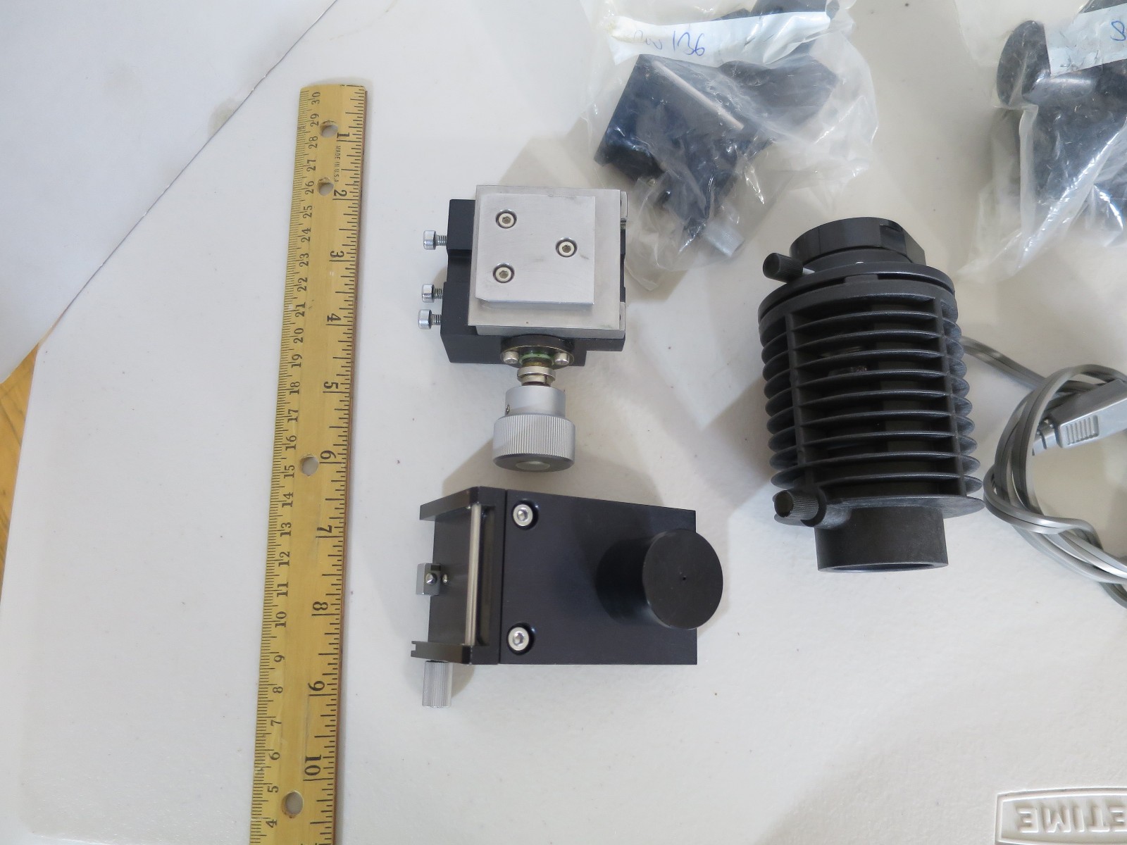 Olympus Microscope MicroPositioner, Illuminator, Reichert SW 135 AUSTRIA parts.