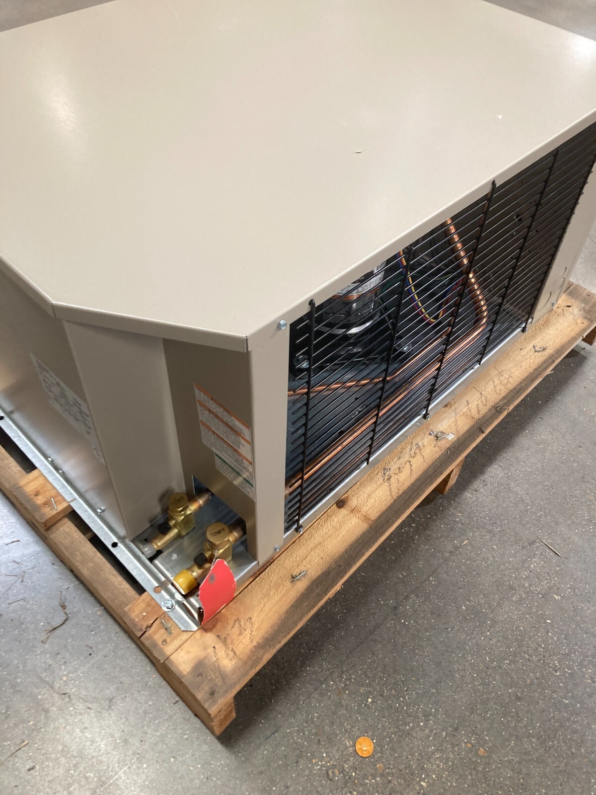 Heatcraft condensing unit Mod#MOZ006L63CF, .6HP 230/3 VOLTS LOW TEMP R404A/R448