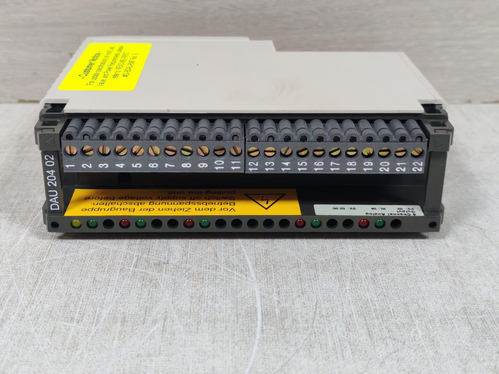 SCHNEIDER A120-COMPACT AS-BDAU-204 4 CHANNEL ANALOG OUTPUT