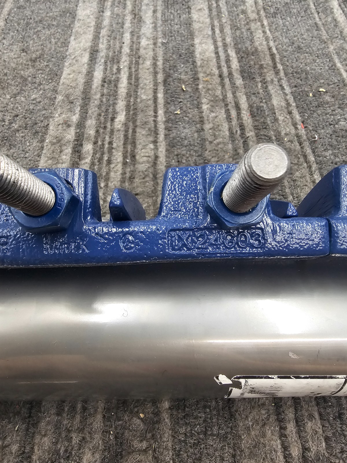 MUELLER Hymax Repair Clamp 500-18-0235, Blue Silver 2.63 Range