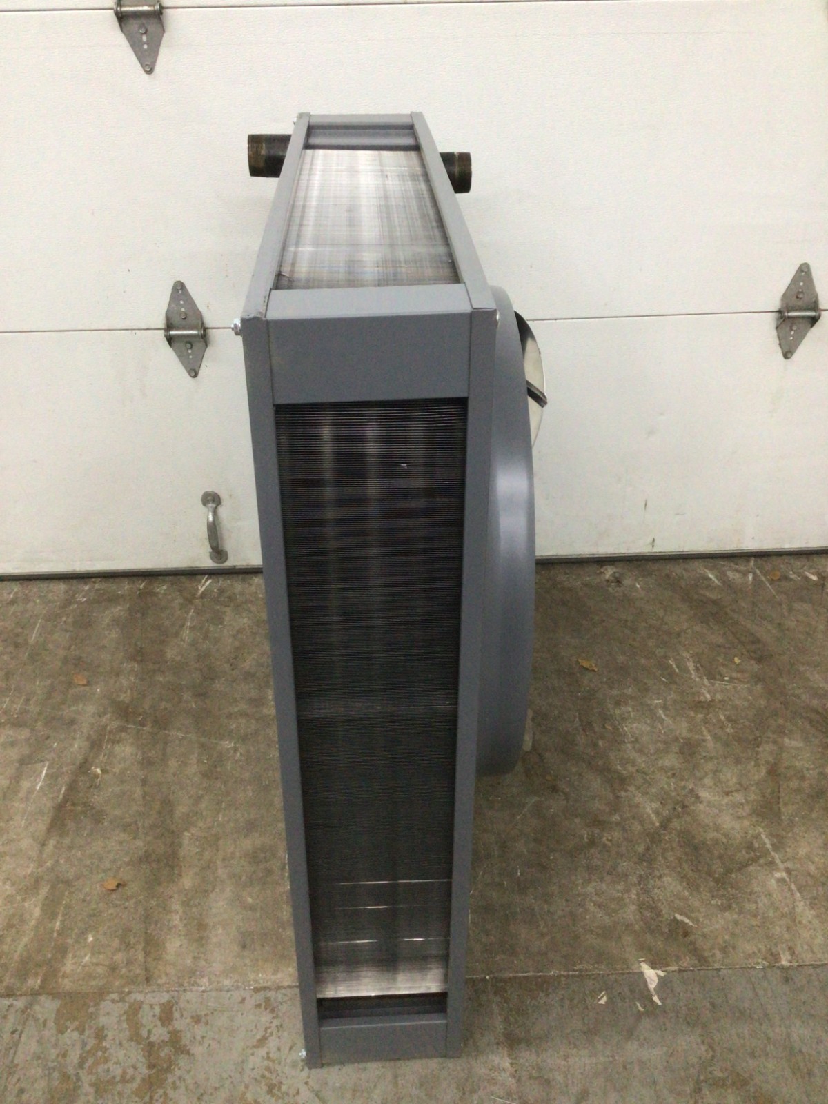 Dayton 5PV59 4180 CFM 120VAC 249,800 BtuH Hydronic Wall and Ceiling Unit Heater