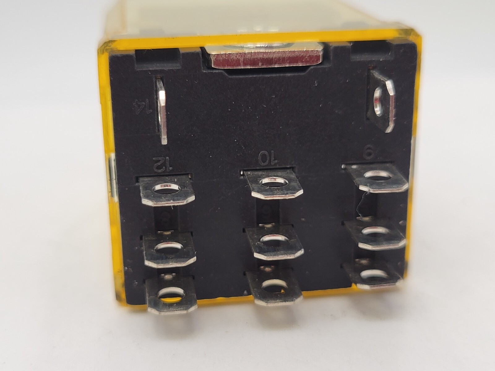 IDEC RH3B-UL Relay Plug-in Mount 3PDT 10A 240V Coil 24VDC 11-Pin Blade Terminal