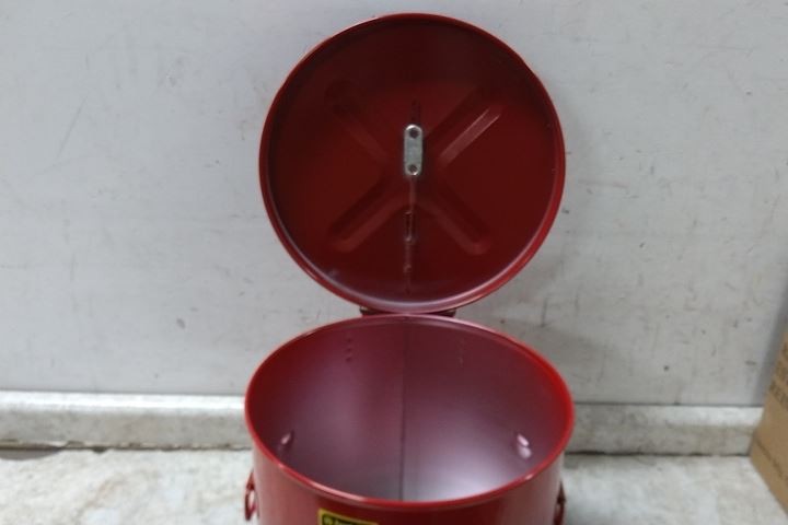 Justrite 27605 5 Gal Capacity Red Powder Coated Steel Dip Tank