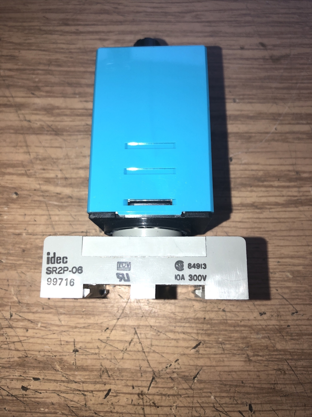 Idec Corporation RTE-P11 Electronic Timer with SR2P-06 Socket