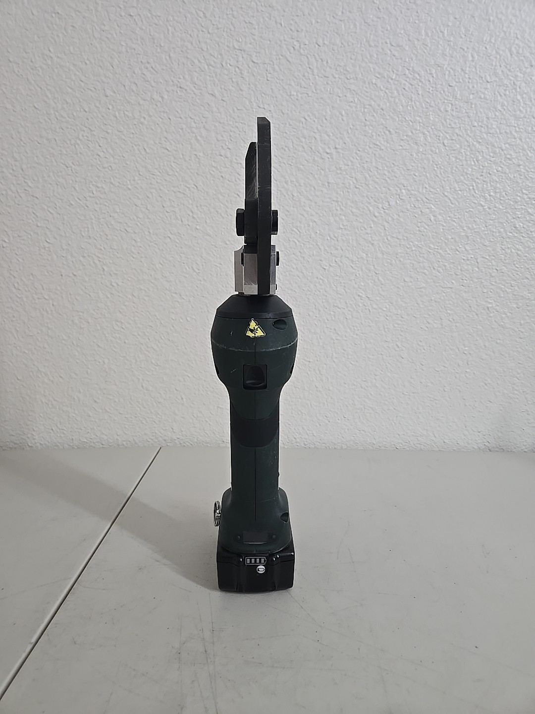 Greenlee Gator Cable Cutter Es32x W 5.0Ah Battery No Charger Incluido