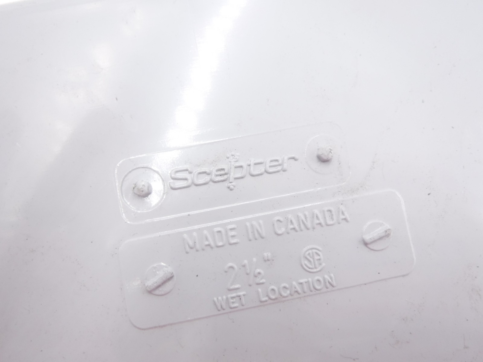IPEX Scepter 2-1/2″ SCH 40 Type LB PVC Rigid Conduit Body Fitting 077547