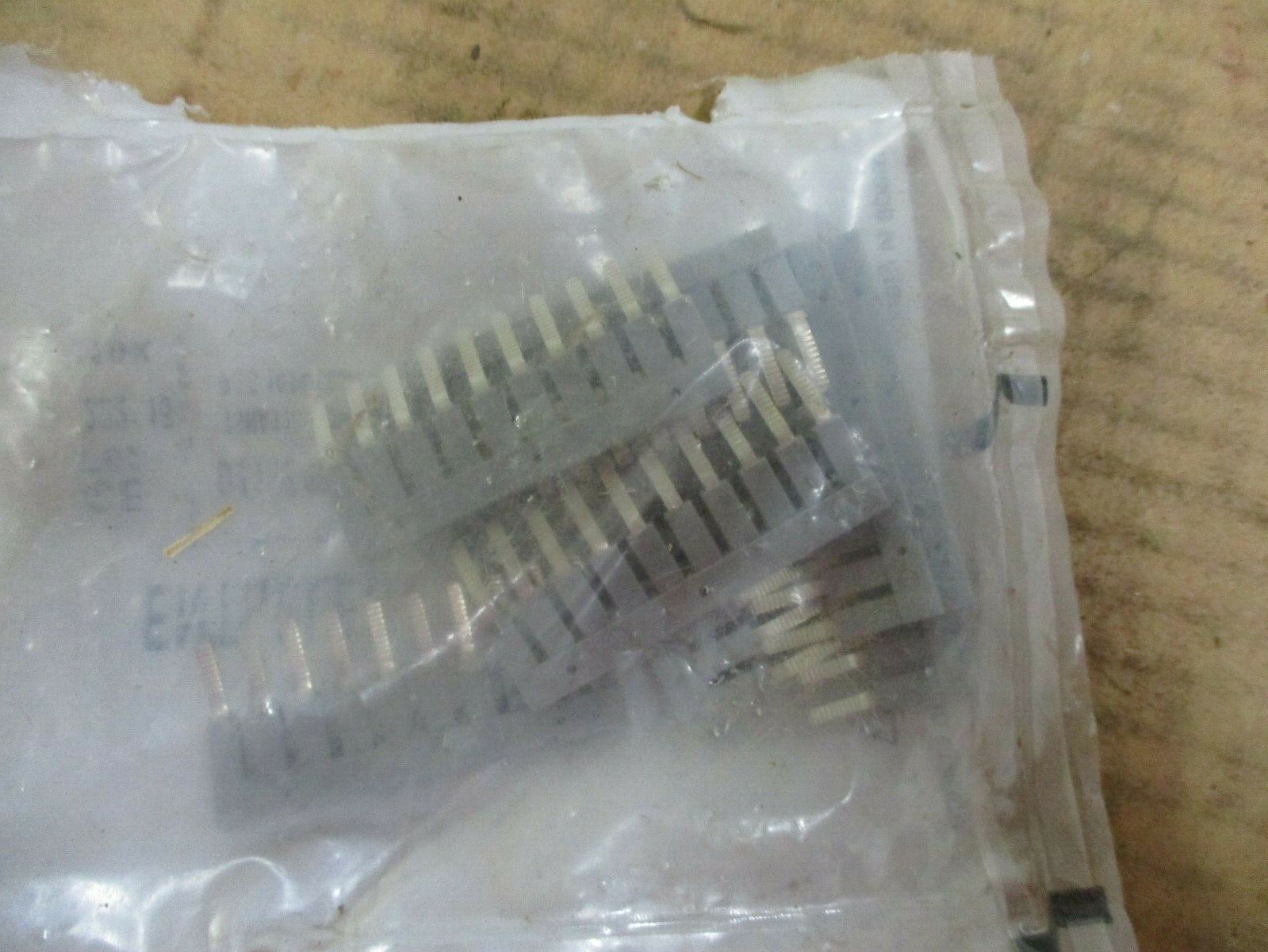PACK OF 10 NEW ENTRELEC 1SNA113544R1200 ENTRELEC PC5-10 POLE Lateral Jumper Bars