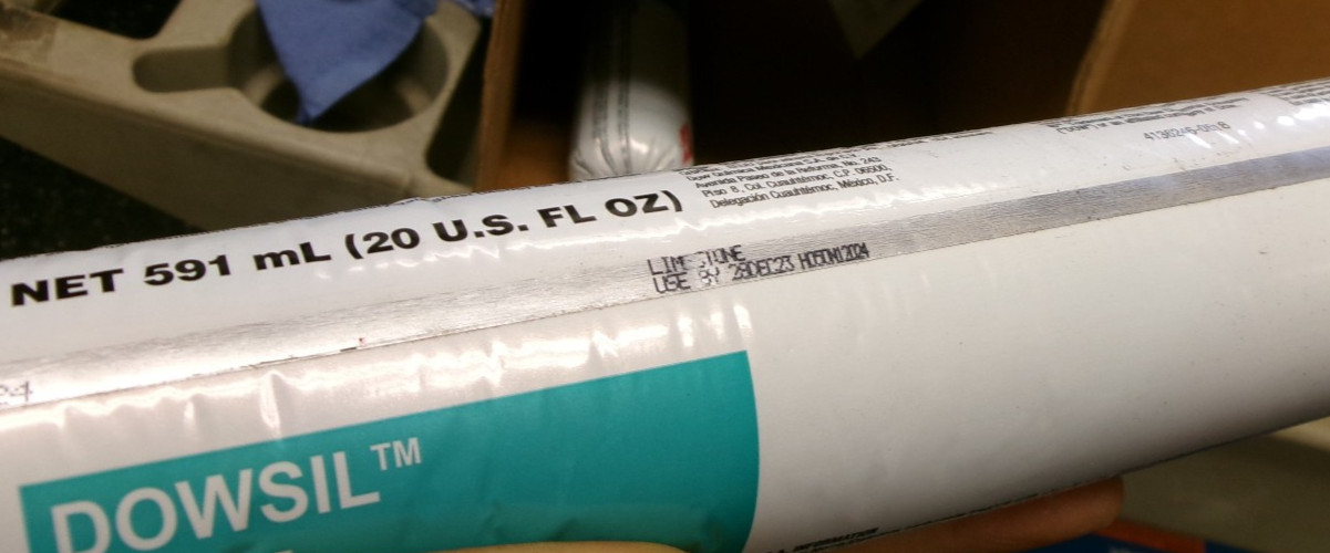 DOWSIL 791 SILICONE SEALANT- LIMESTONE – 20oz tube – EXP. 11-12/23 Lot of 3 #