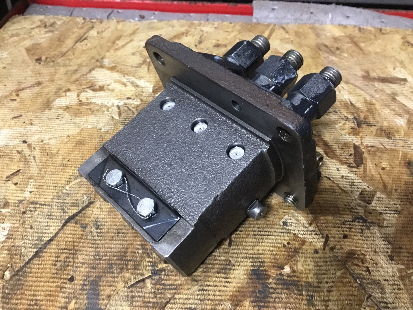 Used Daedong Fuel Injection Pump for Kioti 3C100LWS Engine 9413035237