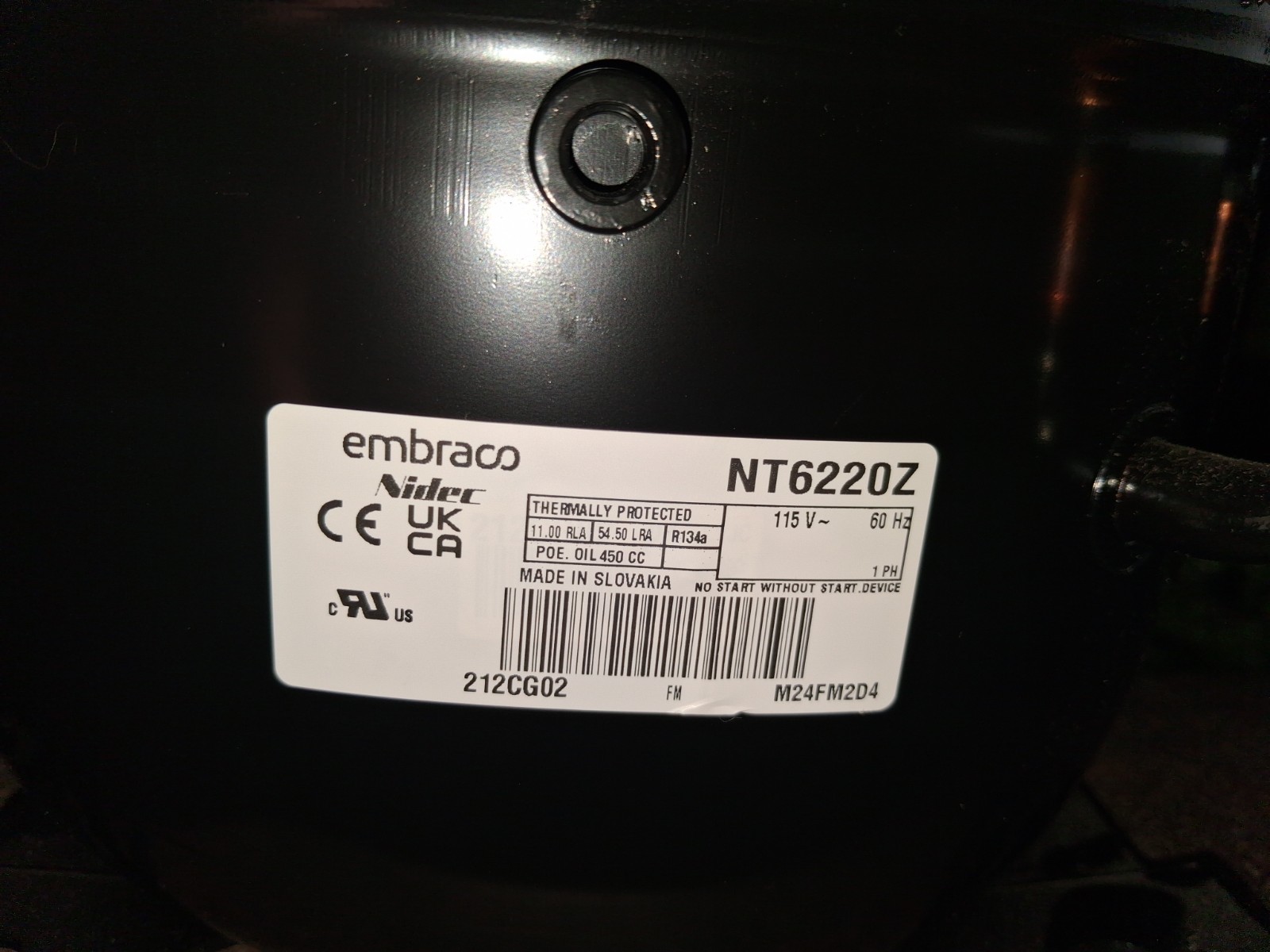 EMBRACO NT6220Z R134A 3/4 HP Hermetic Compressor + Start/Run Kit Has Scratches