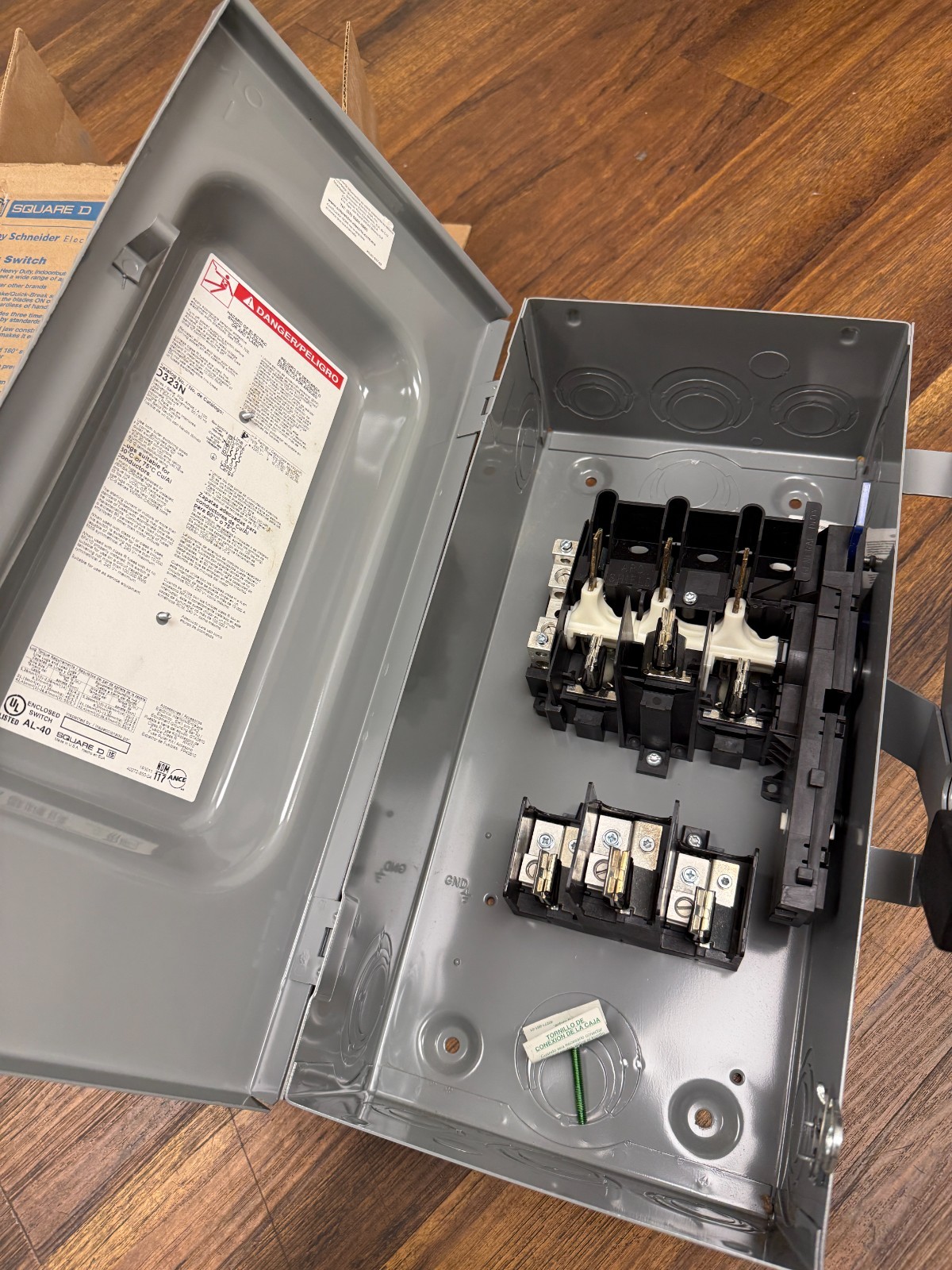 SQUARE D, D323N, safety switch, fusible, NEMA 1, 3-pole, 100A, 240VAC