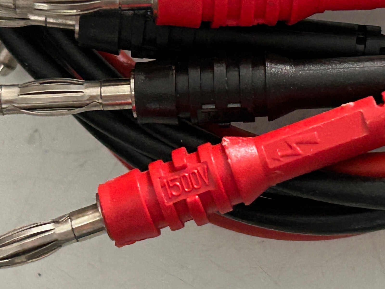 ITT patch cord banana plug ends 2-RED 3-BLACK 21long 16in cord USED Good cond