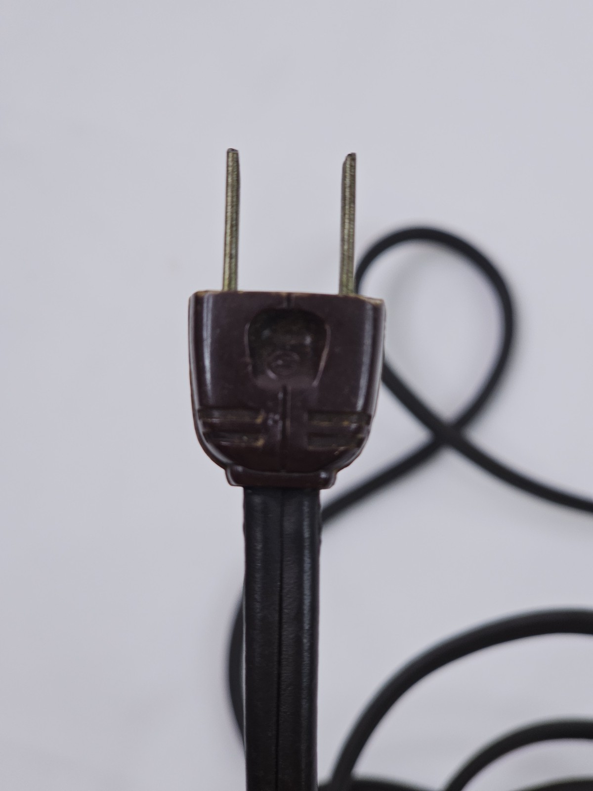 Vtg UL Underwriters Old Style 10A 250V Power Cord w Locking Screw Retaining Plug