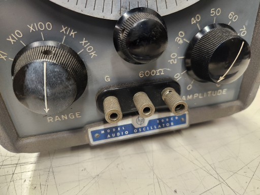 HP 200C Audio Oscillator 5 Hz – 60kHz Vintage Test Equipment Untested,