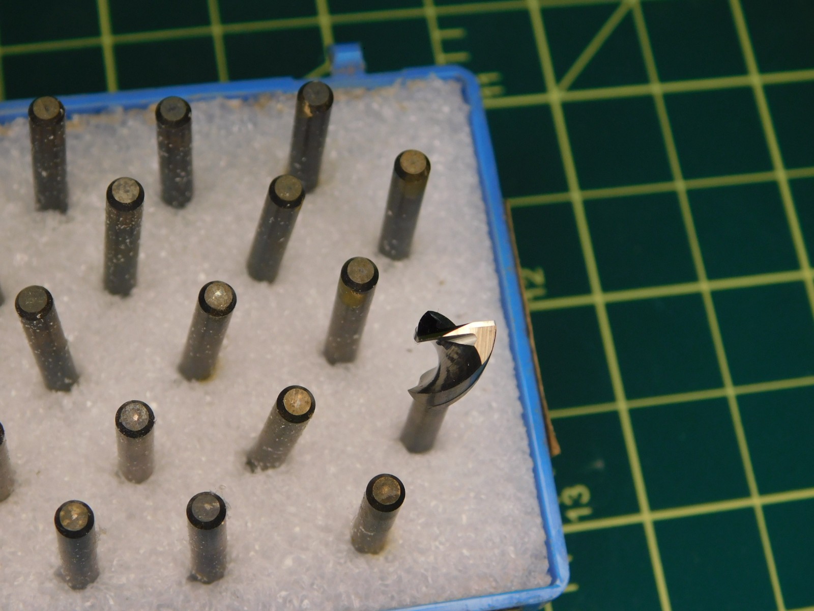 Precision Carbide Solid Carbide Drill Bits 1/4″ – Box of 25 – NOS – USA Made