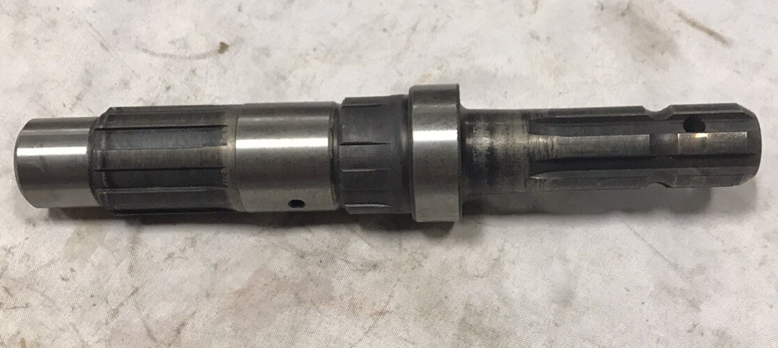NEW FORD NEW HOLLAND TRACTOR 540 RPM PTO OUTPUT SHAFT 5610 7810 TS90 TW20 TW30