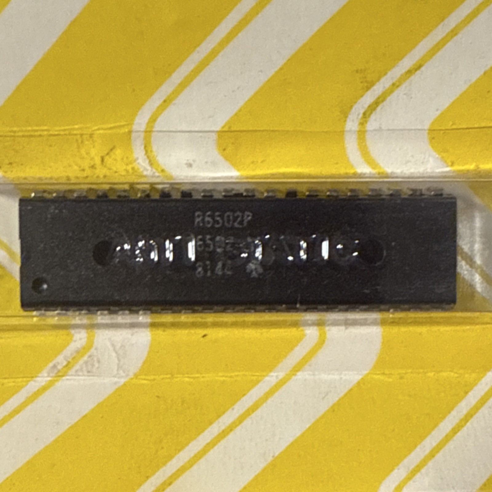 R6502P 6502 8-Bit CPU Microprocessor 1MHz DIP-40 JIM-PAK New Sealed NOS Vintage