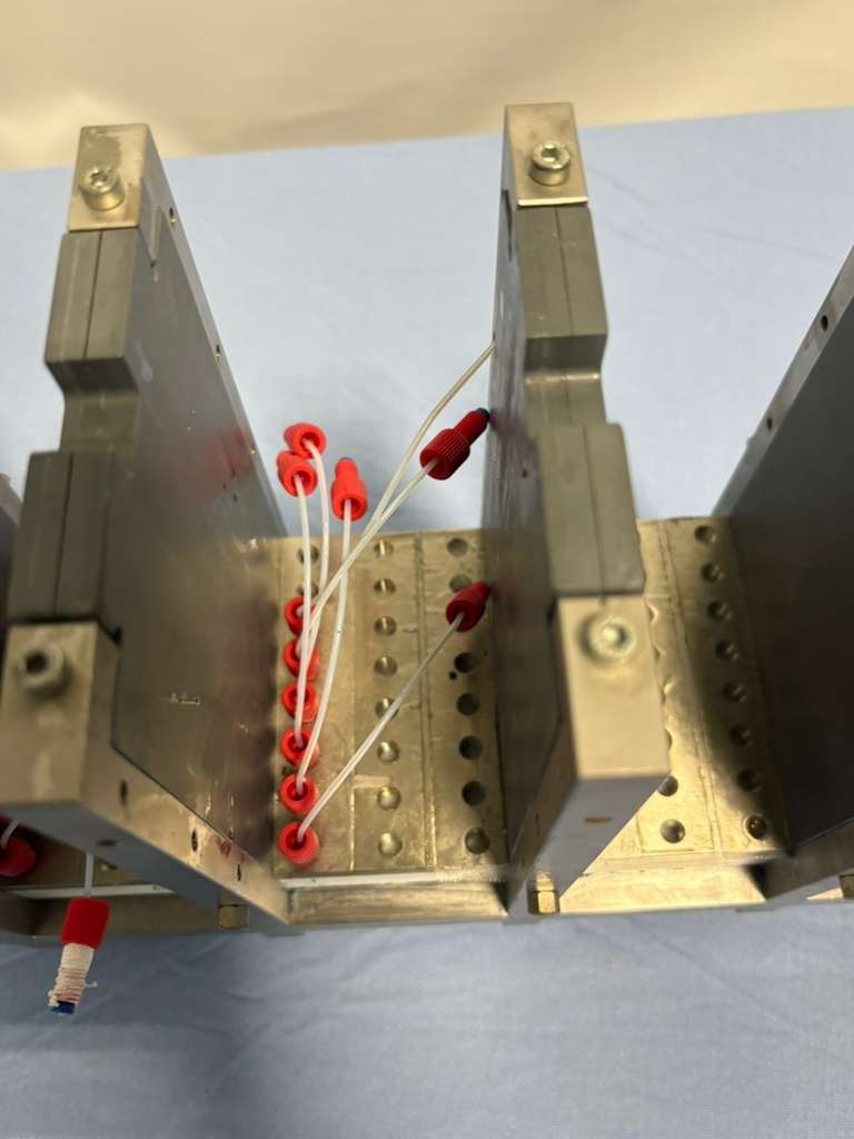 Multi-Plate Electrochemical Test Fixture for Flow Battery Fuel Cell Stack