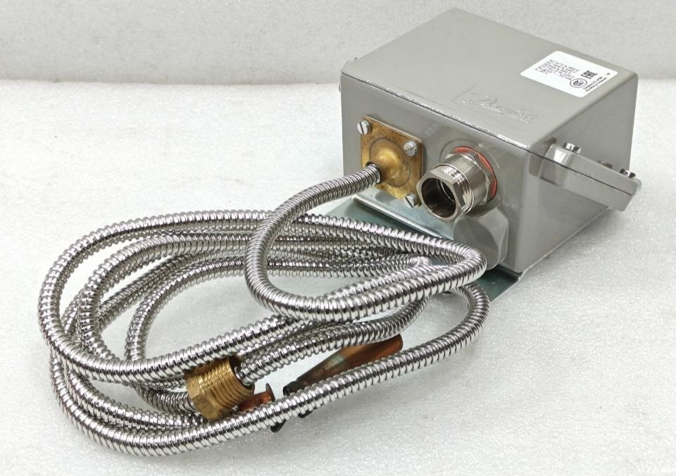Danfoss Temperature Switch KPS81 060L310666 New Fast Shipping
