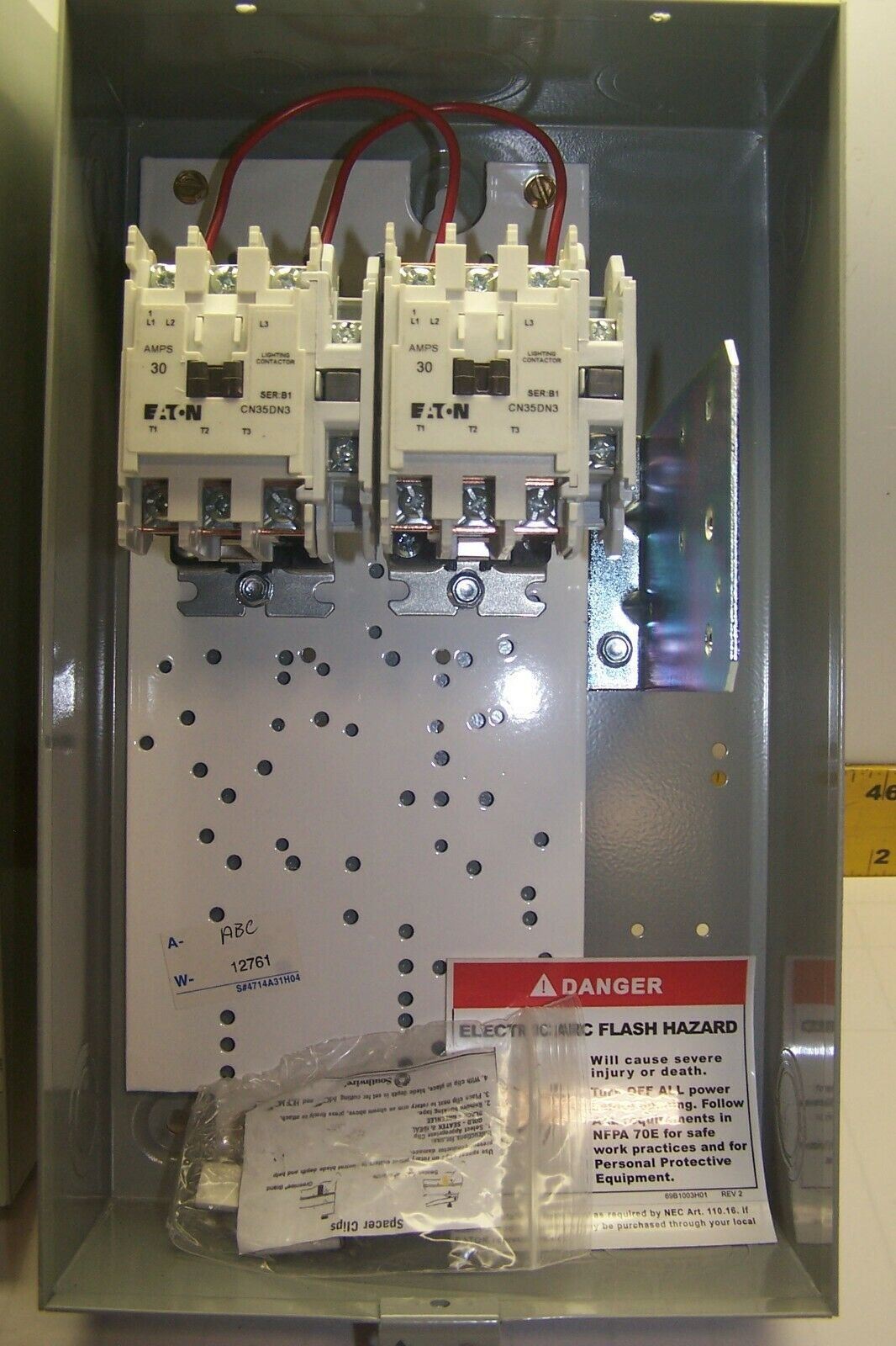 NEW EATON ELECTRICALLY HELD LIGHTING CONTACTOR 30 AMP 240V COIL ECL03C1B6A