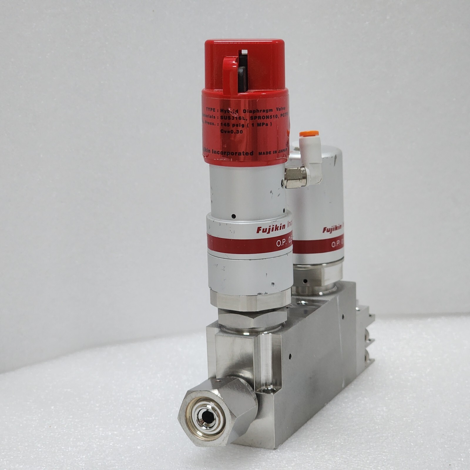 Lam 766-077821-103 Rev E, Fujikin 2×0.5~0.6 MPa Valve Assy,Used,Jp+97211