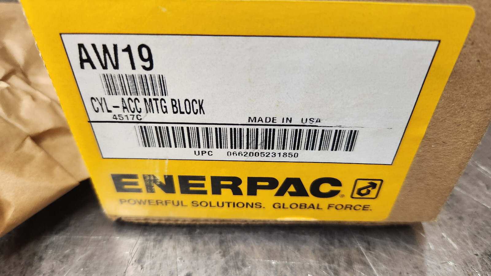 ENERPAC AW19 2.500-16 UN in Thread, Cylinder ACC Mounting Block Flange . NEW