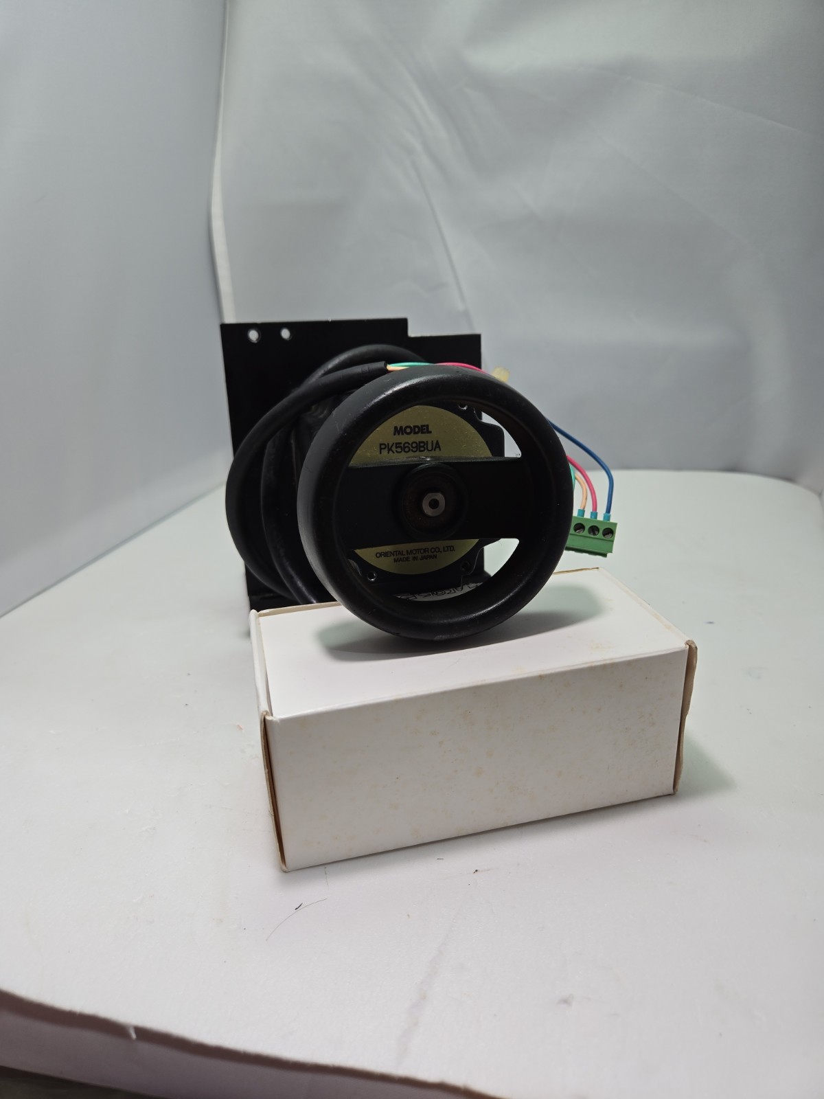 Vexta Oriental Motor PK569BUA 5-Phase Stepping Motor (DC1.4A ) W/ bracket M67